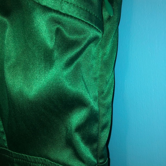 Sexy Body Con Emerald Mini Dress by Forever 21 - Picture 8 of 9